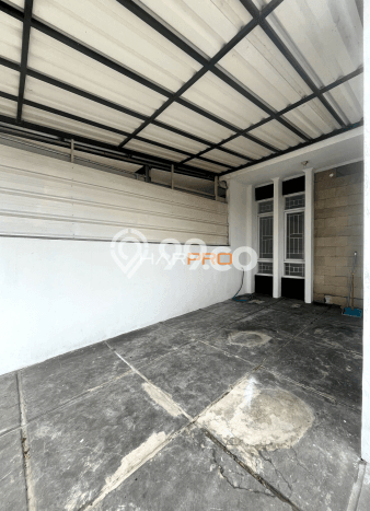 Rumah Minimalis 2 KT di Cinere Jakarta Selatan Rumah Minimalis 2 KT di Cinere Jakarta Selatan