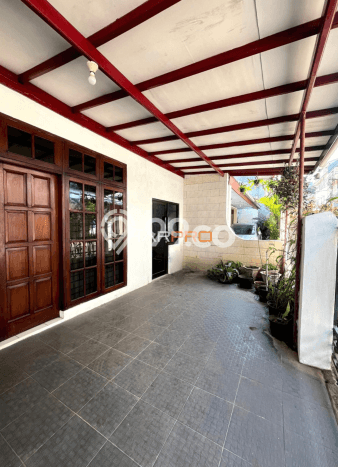 Rumah Elit Modern Tanpa Renovasi di Setiabudi Jakarta Selatan Rumah Elit Modern Tanpa Renovasi di Setiabudi Jakarta Selatan