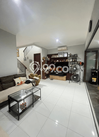 Hunian Mewah LB 160m2 Siap Huni Desain Elegan di Bintaro, Tangerang Selatan Hunian Mewah LB 160m2 Siap Huni Desain Elegan di Bintaro, Tangerang Selatan