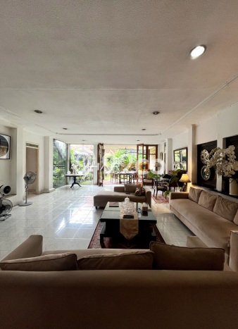 Rumah Elit Modern Siap Huni di Gudang Peluru Jakarta Selatan Rumah Elit Modern Siap Huni di Gudang Peluru Jakarta Selatan