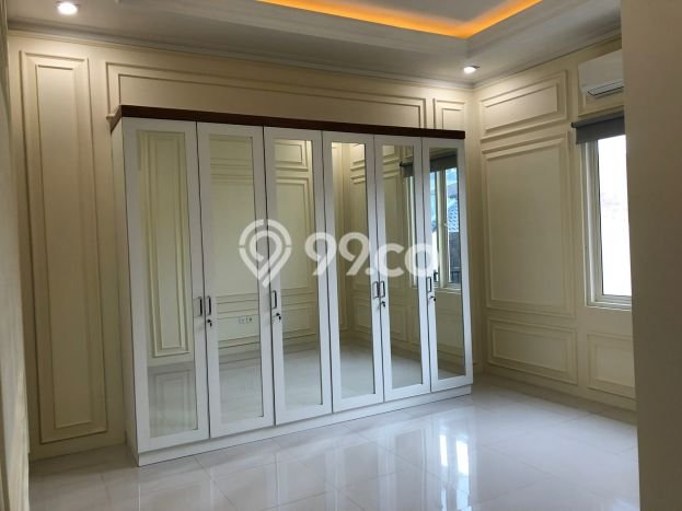 Jual Rumah Luas Elegan Dengan View Cantik di Citra Grand, Jakarta Timur Jual Rumah Luas Elegan Dengan View Cantik di Citra Grand, Jakarta Timur