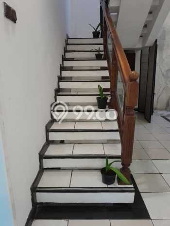 Rumah Elit Modern Tanpa Renovasi di Pondok Indah Jakarta Selatan Rumah Elit Modern Tanpa Renovasi di Pondok Indah Jakarta Selatan