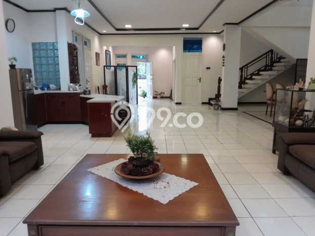 Rumah Elit Modern Tanpa Renovasi di Pondok Indah Jakarta Selatan Rumah Elit Modern Tanpa Renovasi di Pondok Indah Jakarta Selatan