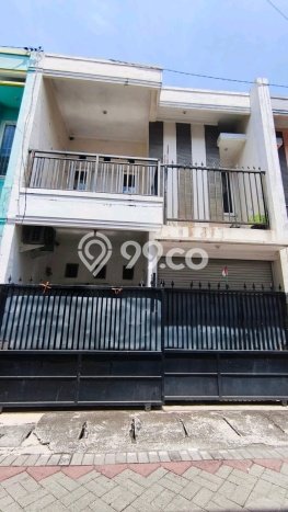 For Sale Rumah 3 Kamar Lokasi Ideal Nyaman dan Strategis di Tambaksari For Sale Rumah 3 Kamar Lokasi Ideal Nyaman dan Strategis di Tambaksari