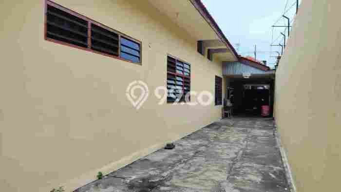 Jual Rumah Luas Elegan Dengan View Eksklusif di Alun-alun Contong, Surabaya Jual Rumah Luas Elegan Dengan View Eksklusif di Alun-alun Contong, Surabaya