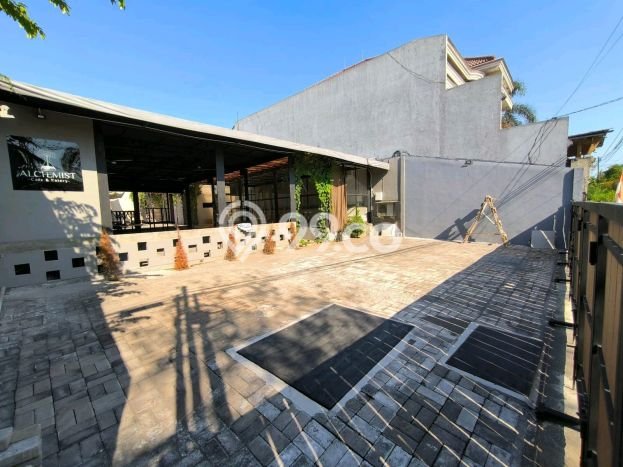 Komersial Dijual di Rungkut LT 390m2, LB 250m2 Solusi Investasi Cerdas Komersial Dijual di Rungkut LT 390m2, LB 250m2 Solusi Investasi Cerdas