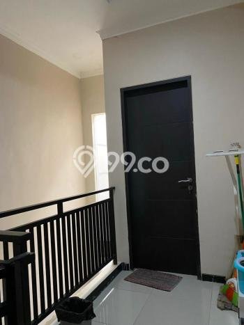For Sale Rumah 3 Kamar Lokasi Ideal Nyaman dan Strategis di Rungkut For Sale Rumah 3 Kamar Lokasi Ideal Nyaman dan Strategis di Rungkut