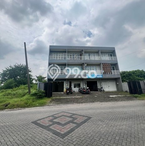 Unit Ruko Dijual di Surabaya LT 112m2 & LB 250m2 Unit Ruko Dijual di Surabaya LT 112m2 & LB 250m2