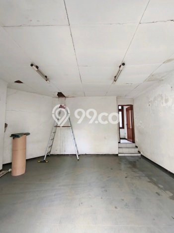 Hunian Mewah LB 275m2 Siap Huni Desain Elegan di Manyar, Surabaya Hunian Mewah LB 275m2 Siap Huni Desain Elegan di Manyar, Surabaya