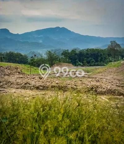 Lahan Strategis di Cibinong Dijual dengan Luas 300m2 Lahan Strategis di Cibinong Dijual dengan Luas 300m2
