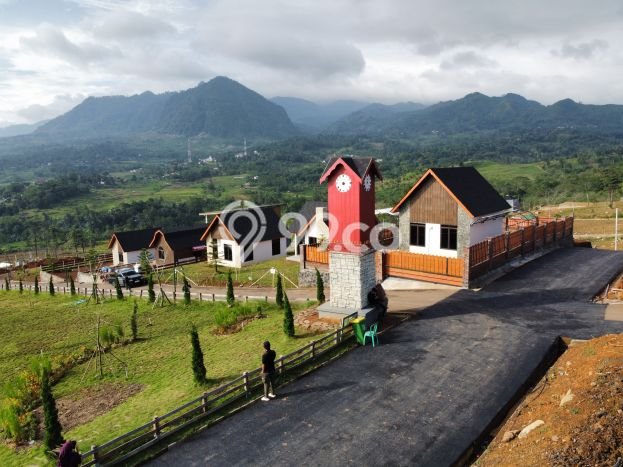 Dijual Tanah di Jakarta Timur, Luas 300m2 SHM Dijual Tanah di Jakarta Timur, Luas 300m2 SHM