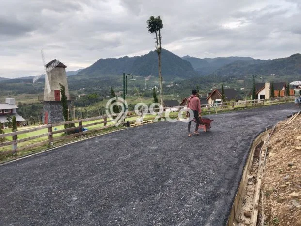 Dijual Tanah di Jakarta Timur, Luas 300m2 SHM Dijual Tanah di Jakarta Timur, Luas 300m2 SHM