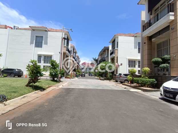 Rumah Elit Modern Tanpa Renovasi di Ancol Jakarta Utara Rumah Elit Modern Tanpa Renovasi di Ancol Jakarta Utara