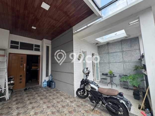 Rumah Modern 4 KT di Pondok Bambu Jakarta Timur Semi Furnished Rumah Modern 4 KT di Pondok Bambu Jakarta Timur Semi Furnished