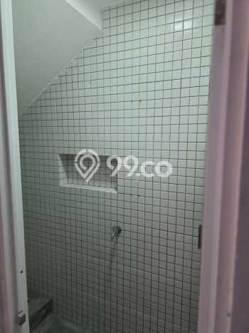 Rumah Modern 4 KT di Utan Kayu Jakarta Timur Unfurnished Rumah Modern 4 KT di Utan Kayu Jakarta Timur Unfurnished