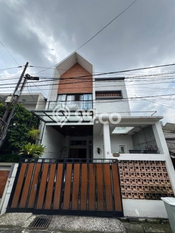Rumah Modern 4 KT di Pondok Bambu Jakarta Timur Semi Furnished Rumah Modern 4 KT di Pondok Bambu Jakarta Timur Semi Furnished