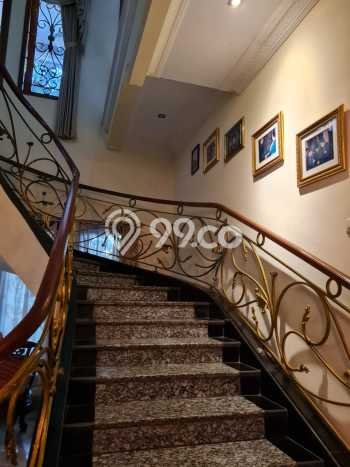 Jual Rumah Mewah Megah Dengan View Cantik di Rawamangun, Jakarta Timur Jual Rumah Mewah Megah Dengan View Cantik di Rawamangun, Jakarta Timur