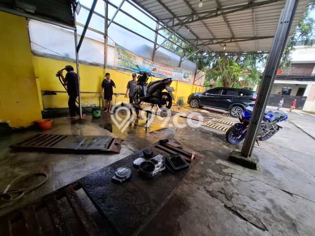 Unit Komersial Dijual di Jakarta Timur LT 300m2 & LB 114m2 Unit Komersial Dijual di Jakarta Timur LT 300m2 & LB 114m2