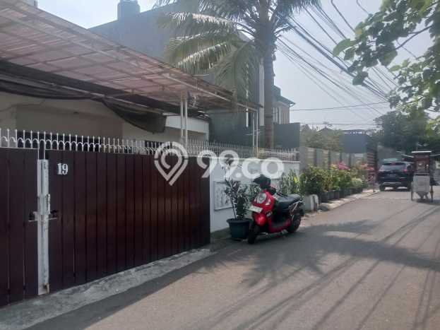 INVESTASI TEPAT! Rumah area Duren Sawit, LT 180m² Bangunan 265m² INVESTASI TEPAT! Rumah area Duren Sawit, LT 180m² Bangunan 265m²