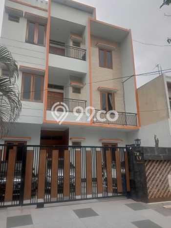 Rumah Kost untuk Dijual di Cempaka Putih dengan 14 KT, 14 KM, Luas 250m2 Rumah Kost untuk Dijual di Cempaka Putih dengan 14 KT, 14 KM, Luas 250m2