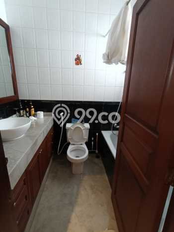 Siap Huni Hunian Elit 6 Kamar di Kebayoran Lama Dekat ke Mana Saja Siap Huni Hunian Elit 6 Kamar di Kebayoran Lama Dekat ke Mana Saja