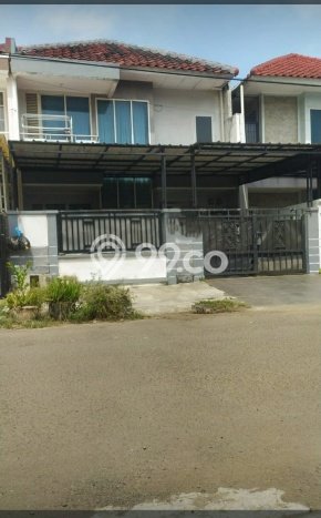 For Sale Rumah 4 Kamar Lokasi Ideal Nyaman dan Strategis di Cakung For Sale Rumah 4 Kamar Lokasi Ideal Nyaman dan Strategis di Cakung