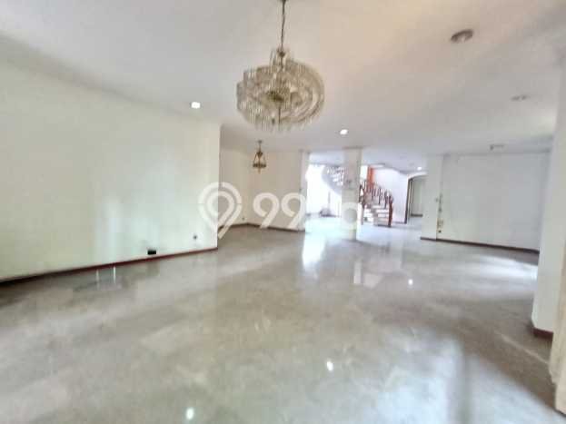 Rumah Mewah LB 675m2 Siap Huni Desain Elegan di Pondok Indah, Jakarta Selatan Rumah Mewah LB 675m2 Siap Huni Desain Elegan di Pondok Indah, Jakarta Selatan