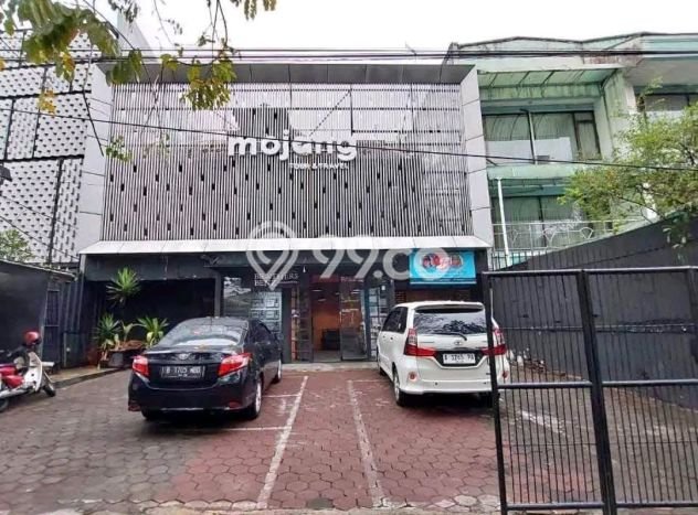 For Sale! Luxury House LT 308m2 Desain Elegan di Burangrang For Sale! Luxury House LT 308m2 Desain Elegan di Burangrang