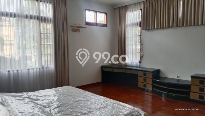 Rumah Elit Modern Tanpa Renovasi di Setiabudi Bandung Rumah Elit Modern Tanpa Renovasi di Setiabudi Bandung