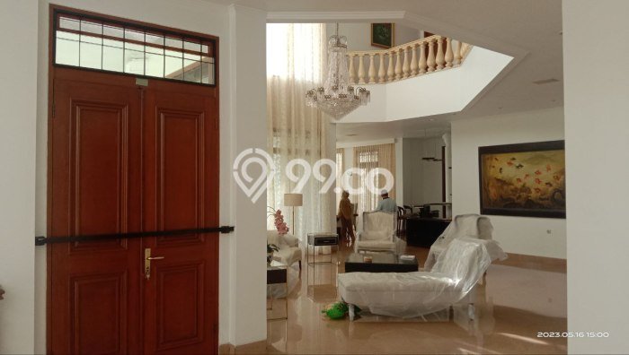 Rumah Elit Modern Tanpa Renovasi di Setiabudi Bandung Rumah Elit Modern Tanpa Renovasi di Setiabudi Bandung