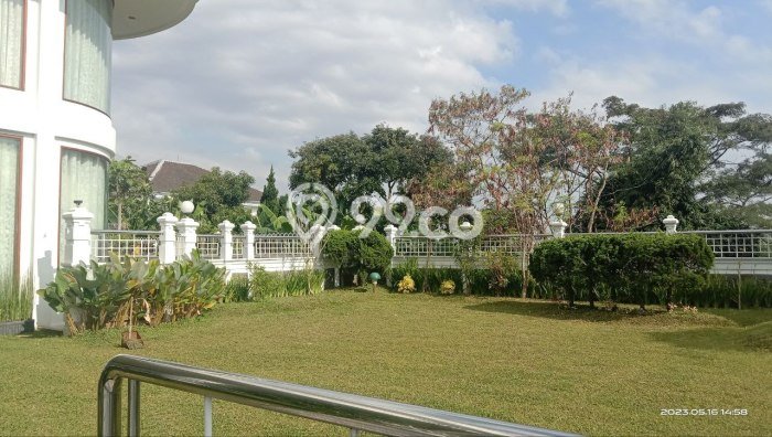 Rumah Elit Modern Tanpa Renovasi di Setiabudi Bandung Rumah Elit Modern Tanpa Renovasi di Setiabudi Bandung