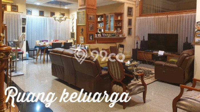 Dijual Rumah Premium dengan Fasilitas Sekitar Lengkap di Sukolilo, Surabaya Dijual Rumah Premium dengan Fasilitas Sekitar Lengkap di Sukolilo, Surabaya