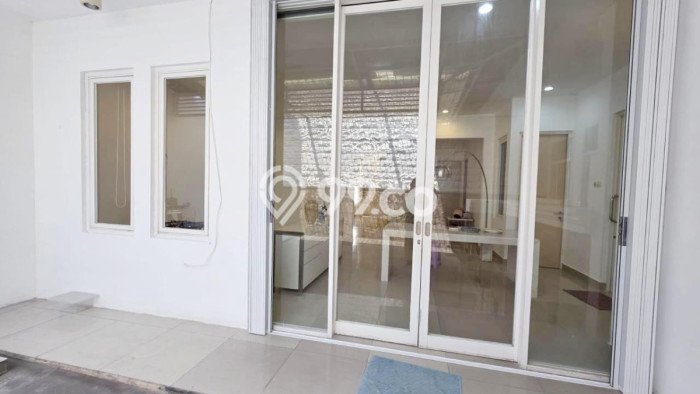 Rumah Modern 3 KT LT 180m2 di Gununganyar Rumah Modern 3 KT LT 180m2 di Gununganyar