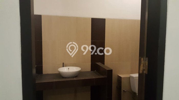 Dijual Rumah Premium dengan Fasilitas Sekitar Lengkap di Wonocolo, Surabaya Dijual Rumah Premium dengan Fasilitas Sekitar Lengkap di Wonocolo, Surabaya