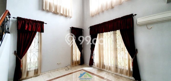 Hunian Elit LB 300m2 Siap Huni Desain Elegan di Legenda Wisata, Bogor Hunian Elit LB 300m2 Siap Huni Desain Elegan di Legenda Wisata, Bogor