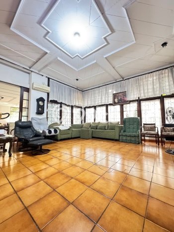 Rumah Mewah Siap Huni LT 2600m2 di Ciracas, Jakarta Timur Rumah Mewah Siap Huni LT 2600m2 di Ciracas, Jakarta Timur