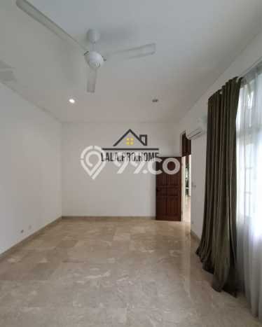 Siap Huni Rumah Mewah 3 Kamar di Kebayoran Baru Dekat ke Mana Saja Siap Huni Rumah Mewah 3 Kamar di Kebayoran Baru Dekat ke Mana Saja