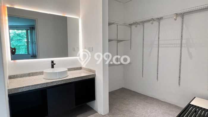 Rumah sewa siap huni 5 Kamar Tidur di SCBD, Jakarta Selatan Rumah sewa siap huni 5 Kamar Tidur di SCBD, Jakarta Selatan
