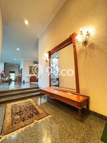 Siap Huni Hunian Elit 5 Kamar di Kebon Jeruk Dekat ke Mana Saja Siap Huni Hunian Elit 5 Kamar di Kebon Jeruk Dekat ke Mana Saja