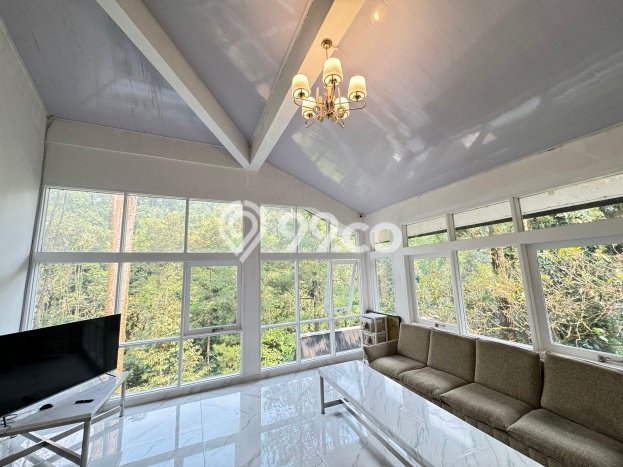 Vila Terawat Kawasan Megamendung, Dimensi 1600m2m², Lingkungan Asri dan nyaman Vila Terawat Kawasan Megamendung, Dimensi 1600m2m², Lingkungan Asri dan nyaman