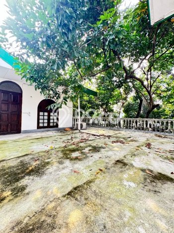 Rumah Mewah Siap Huni LT 2600m2 di Ciracas, Jakarta Timur Rumah Mewah Siap Huni LT 2600m2 di Ciracas, Jakarta Timur