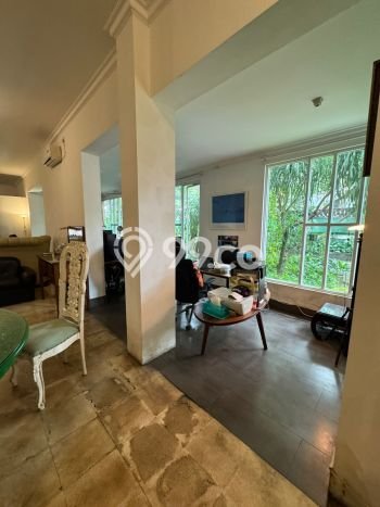 Hunian Elit LB 500m2 Siap Pakai Desain Elegan di Prapanca, Jakarta Selatan Hunian Elit LB 500m2 Siap Pakai Desain Elegan di Prapanca, Jakarta Selatan