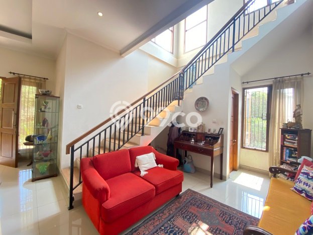 Hunian Elit LB 278m2 Siap Huni Desain Elegan di Bintaro, Tangerang Selatan Hunian Elit LB 278m2 Siap Huni Desain Elegan di Bintaro, Tangerang Selatan