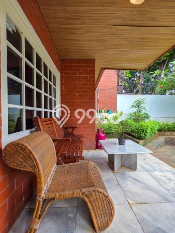 Siap Huni Hunian Elit 4 Kamar di Kebayoran Baru Dekat ke Mana Saja Siap Huni Hunian Elit 4 Kamar di Kebayoran Baru Dekat ke Mana Saja