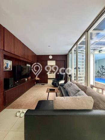Dijual Rumah Mewah Megah Dengan View Cantik di Ragunan, Jakarta Selatan Dijual Rumah Mewah Megah Dengan View Cantik di Ragunan, Jakarta Selatan