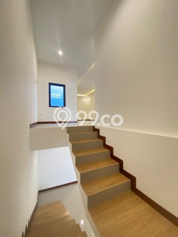 Jual Rumah Bagus Siap Huni LB 280m2 di Cinere, Depok Jual Rumah Bagus Siap Huni LB 280m2 di Cinere, Depok
