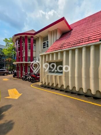 Area Ramai! Kantor Dijual di Kebayoran Baru untuk Bisnis Luas Bangunan 650m2 Area Ramai! Kantor Dijual di Kebayoran Baru untuk Bisnis Luas Bangunan 650m2