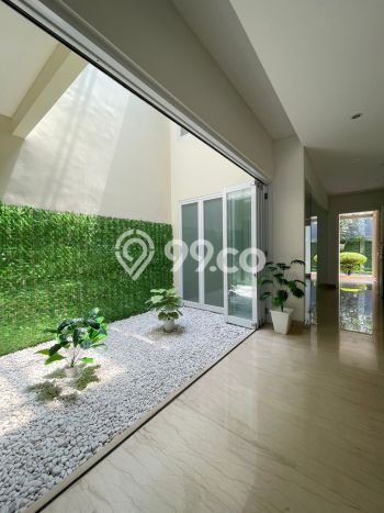 Ready to Use! Luxury House LT 371m2 Desain Elegan di Pejaten Ready to Use! Luxury House LT 371m2 Desain Elegan di Pejaten