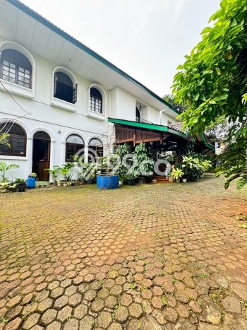 Rumah Mewah Siap Huni LT 2600m2 di Ciracas, Jakarta Timur Rumah Mewah Siap Huni LT 2600m2 di Ciracas, Jakarta Timur