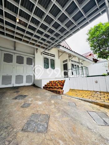 For Sale! Premium House LT 240m2 Desain Elegan di Cinere For Sale! Premium House LT 240m2 Desain Elegan di Cinere